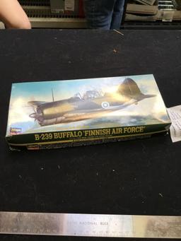 vintage airplane model kit complete
