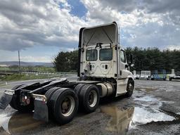 2016 Freightliner Cascadia 126 Day Cab Tractor Trk
