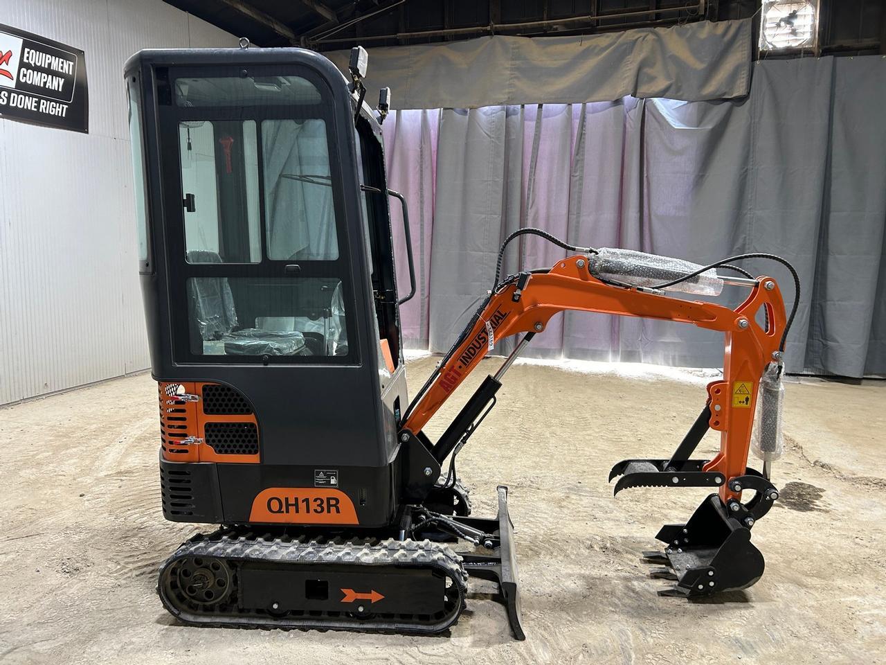 AGROTK QH13R Mini Excavator