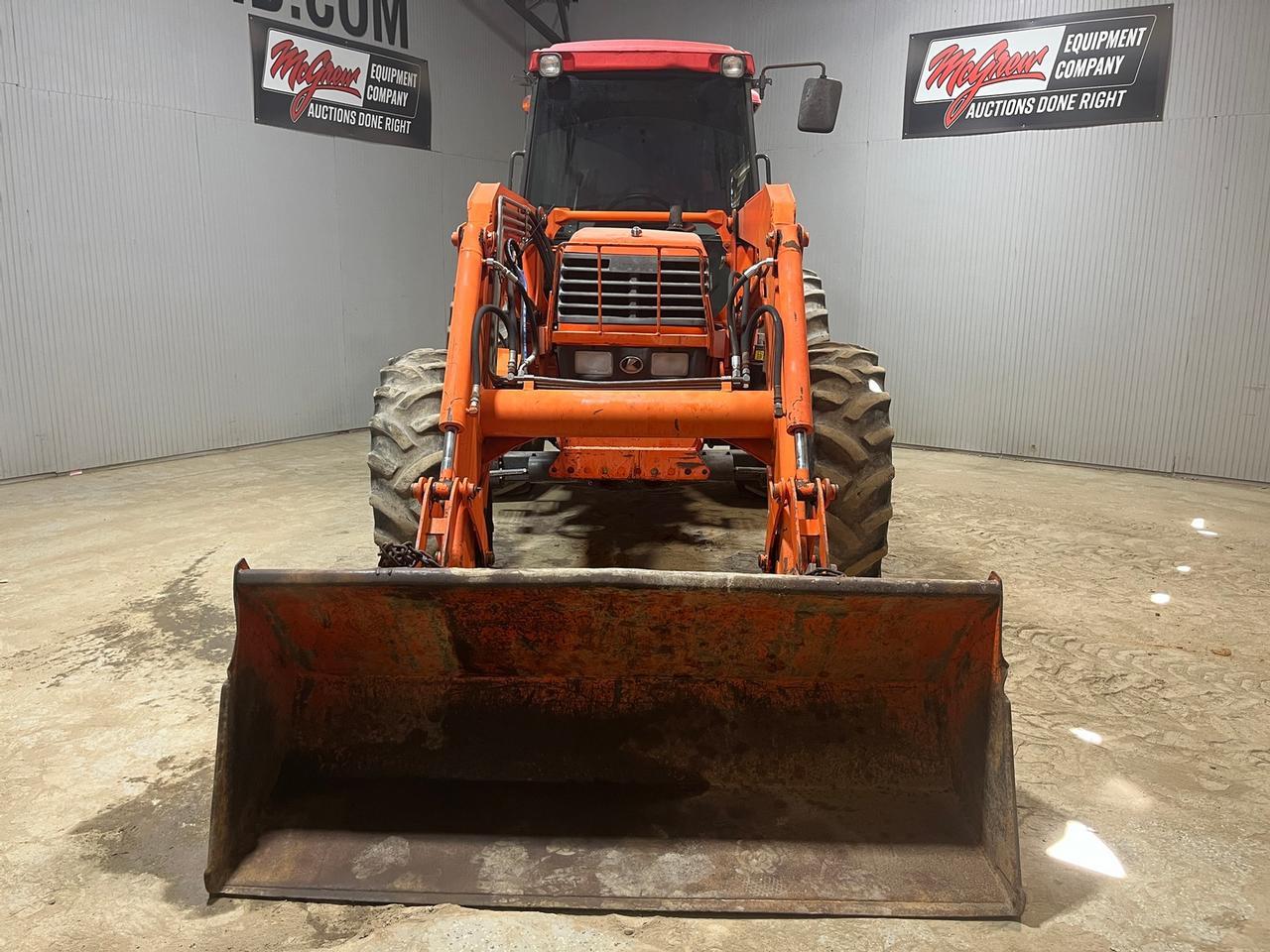 Kubota M9000 Tractor with Loader