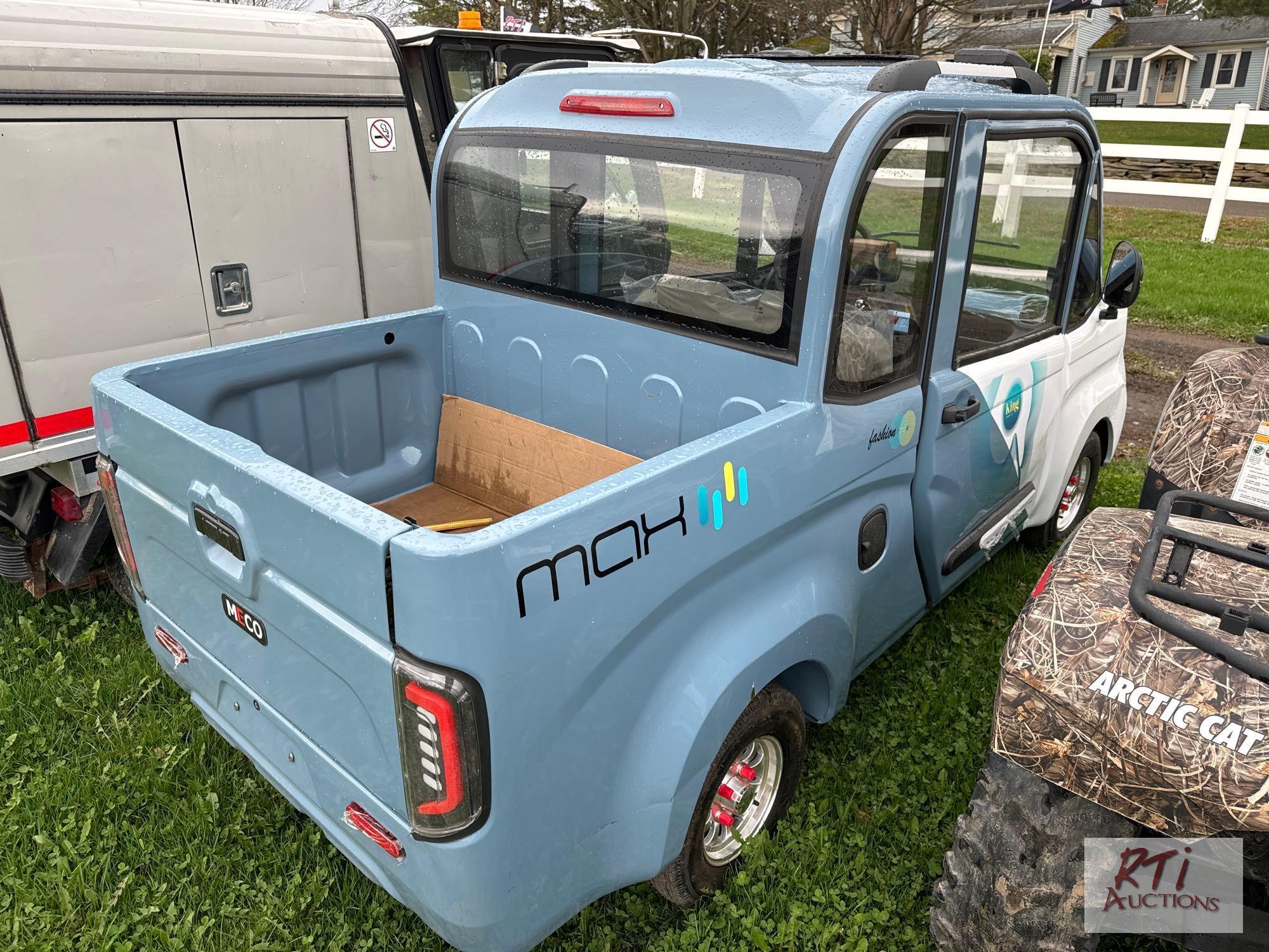 Miko T4 fashion vehicle, 4 passenger, electric, no title