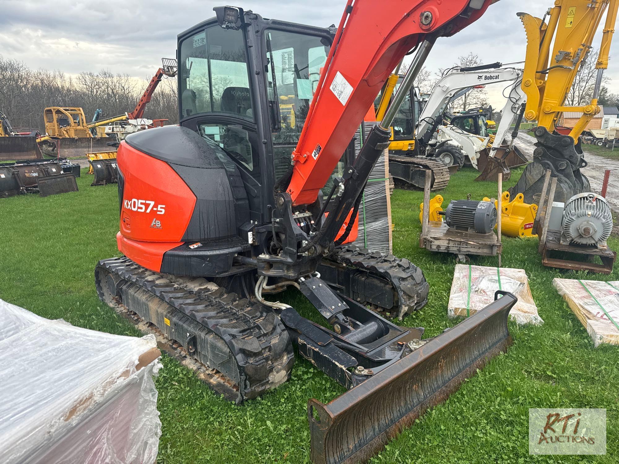 Kubota KX057-5 excavator, cab, angle blade, 36in digging bucket, 268 hrs, excellent