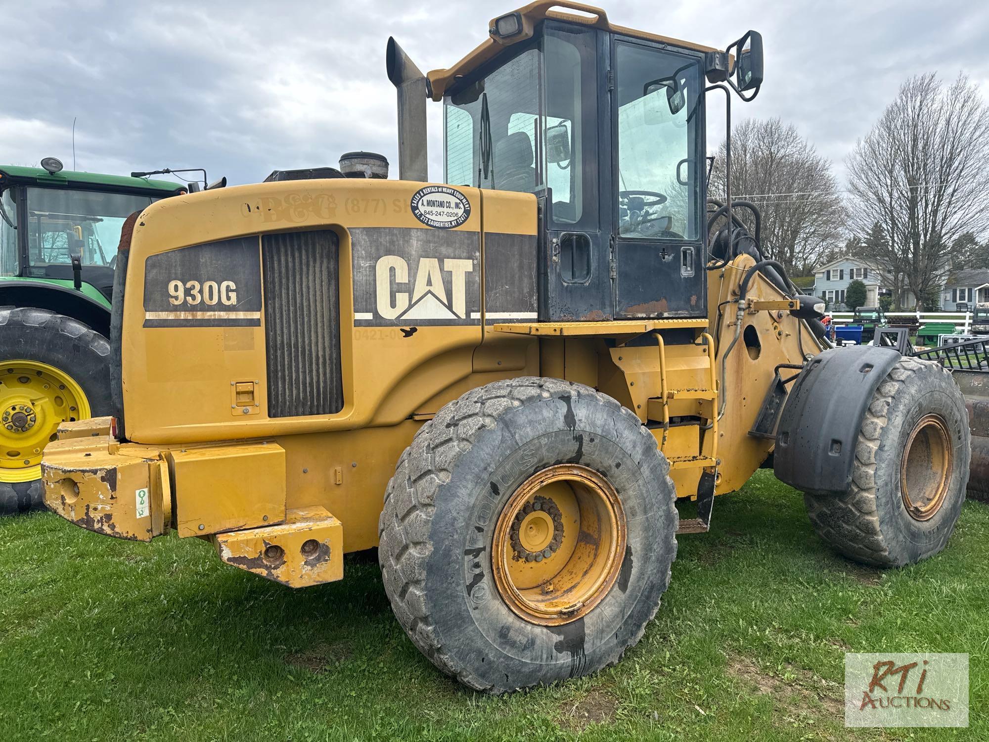 Caterpillar 930G rubber tired loader, cab, 20.5R 25 tires, GP bucket, hydraulic coupler, S/N