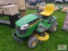John Deere D130 lawn tractor, 42in deck, 22hp engine, 285 hrs