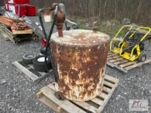 Round fuel tank with hand pump