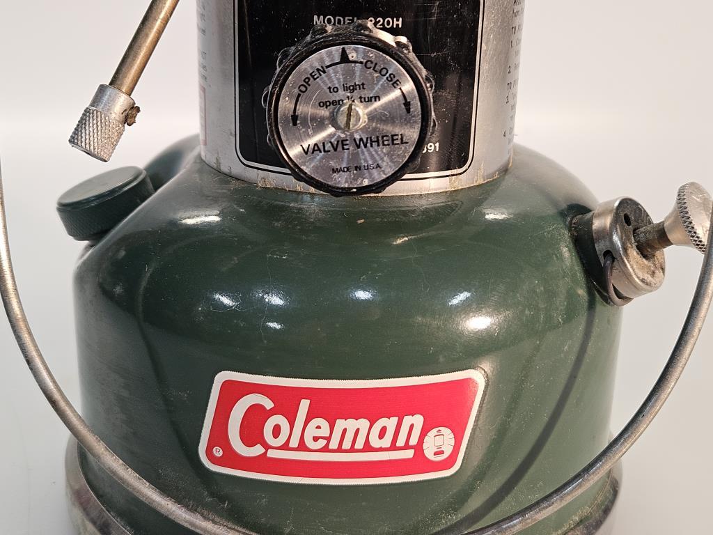 Vintage Coleman Lantern 220H195 w/Box