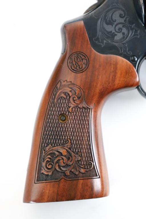 Smith & Wesson Model 29-10 .44 Mag Revolver w Case