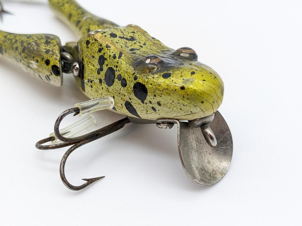 Antique Paw Paw Wottafrog Deluxe Fishing Lure