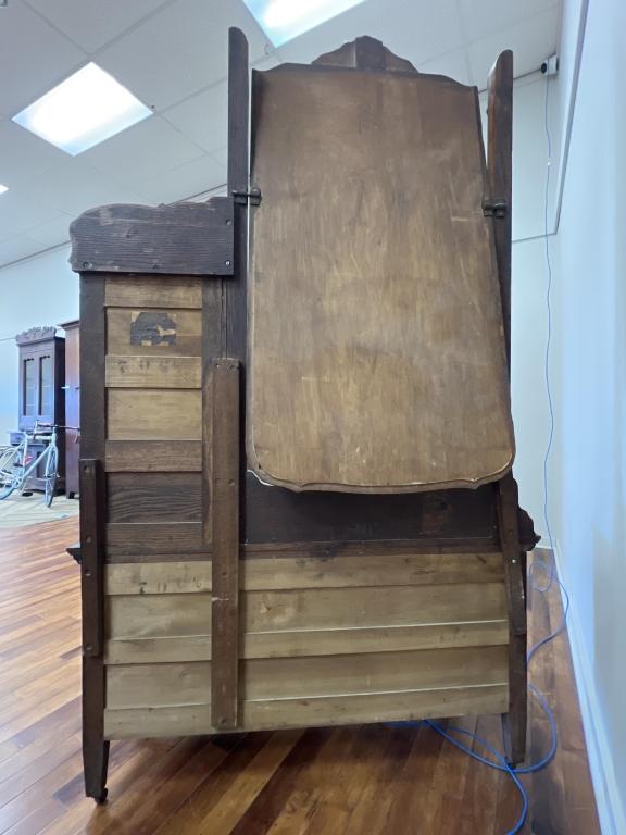 Antique Oak Chevelle Dresser wih Hat Box