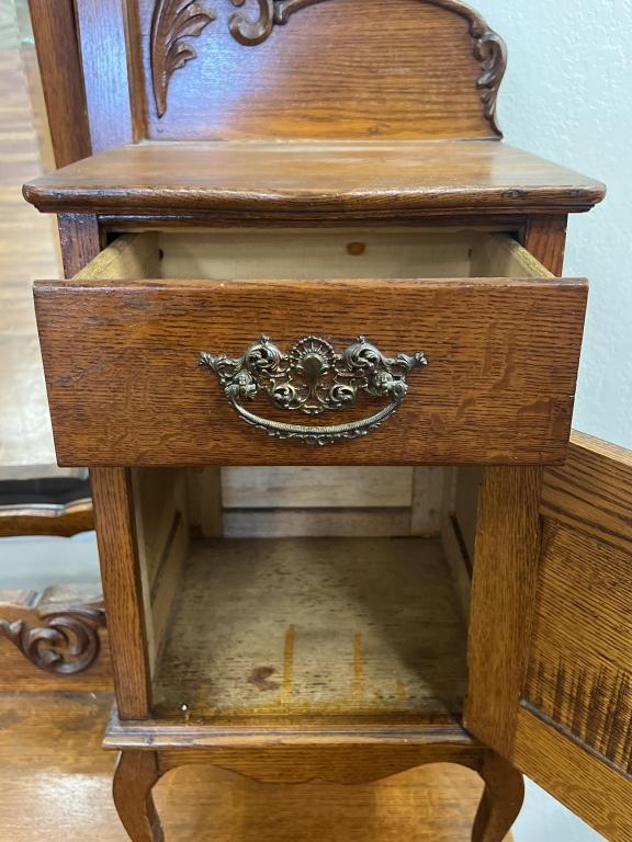 Antique Oak Chevelle Dresser wih Hat Box