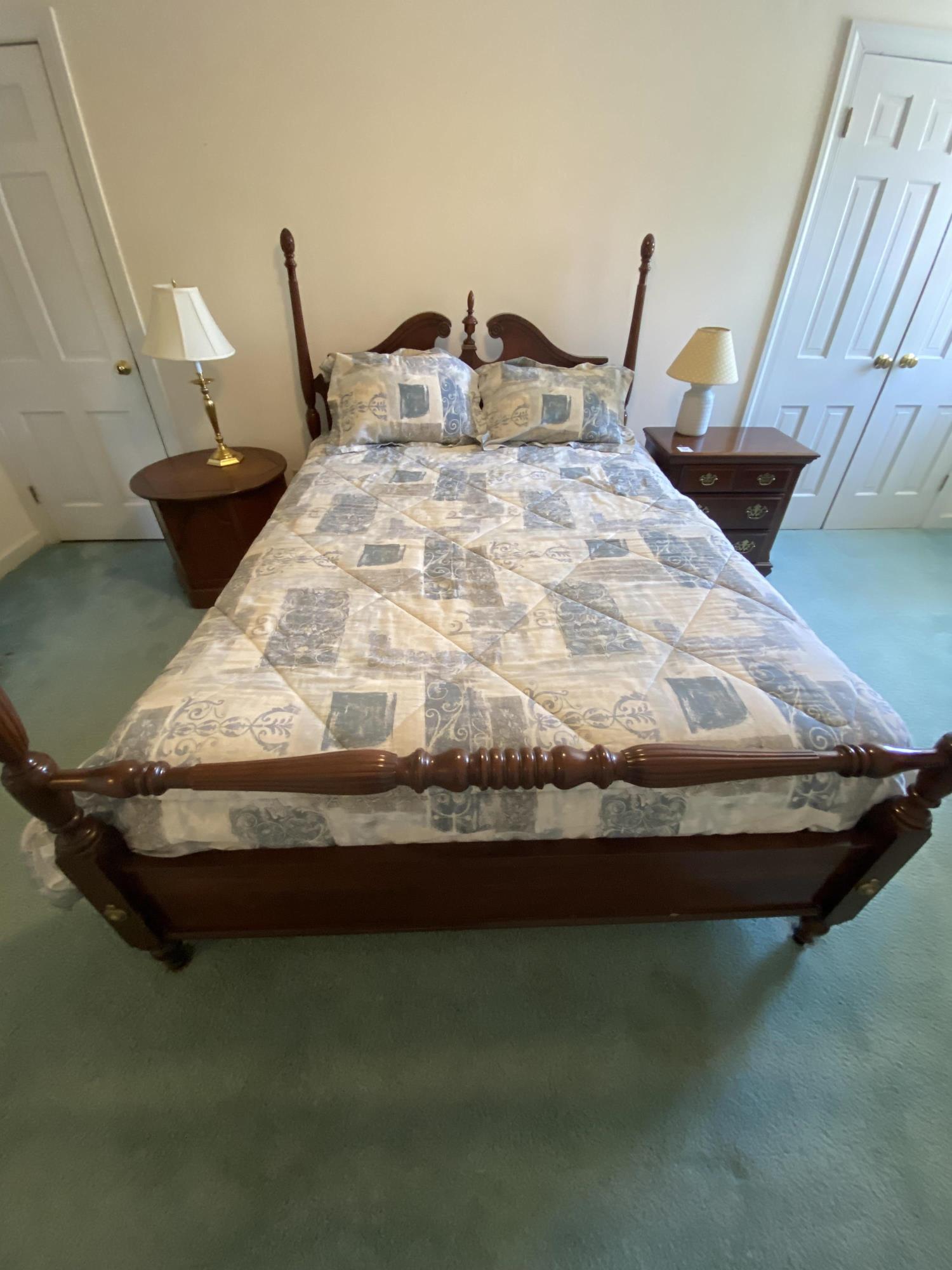 FOUR POSTER BED - QUEEN SIZE