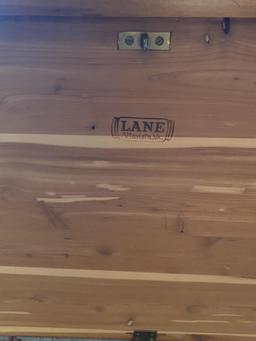 TRADITIONAL CEDAR CHEST BY LANE