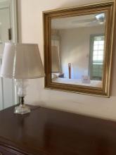 3 TABLE LAMPS AND A GOLD FRAMED MIRROR