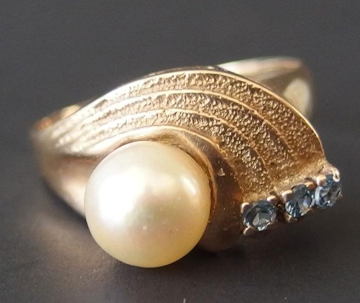 VINTAGE 14KT GOLD SAPPHIRE & PEARL RING