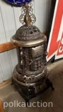 ANTIQUE WOOD BURNING STOVE **NO SHIPPING AVAILABLE**