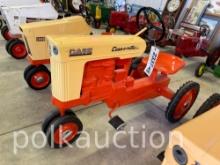 CASE 700 SERIES PEDAL TRACTOR
