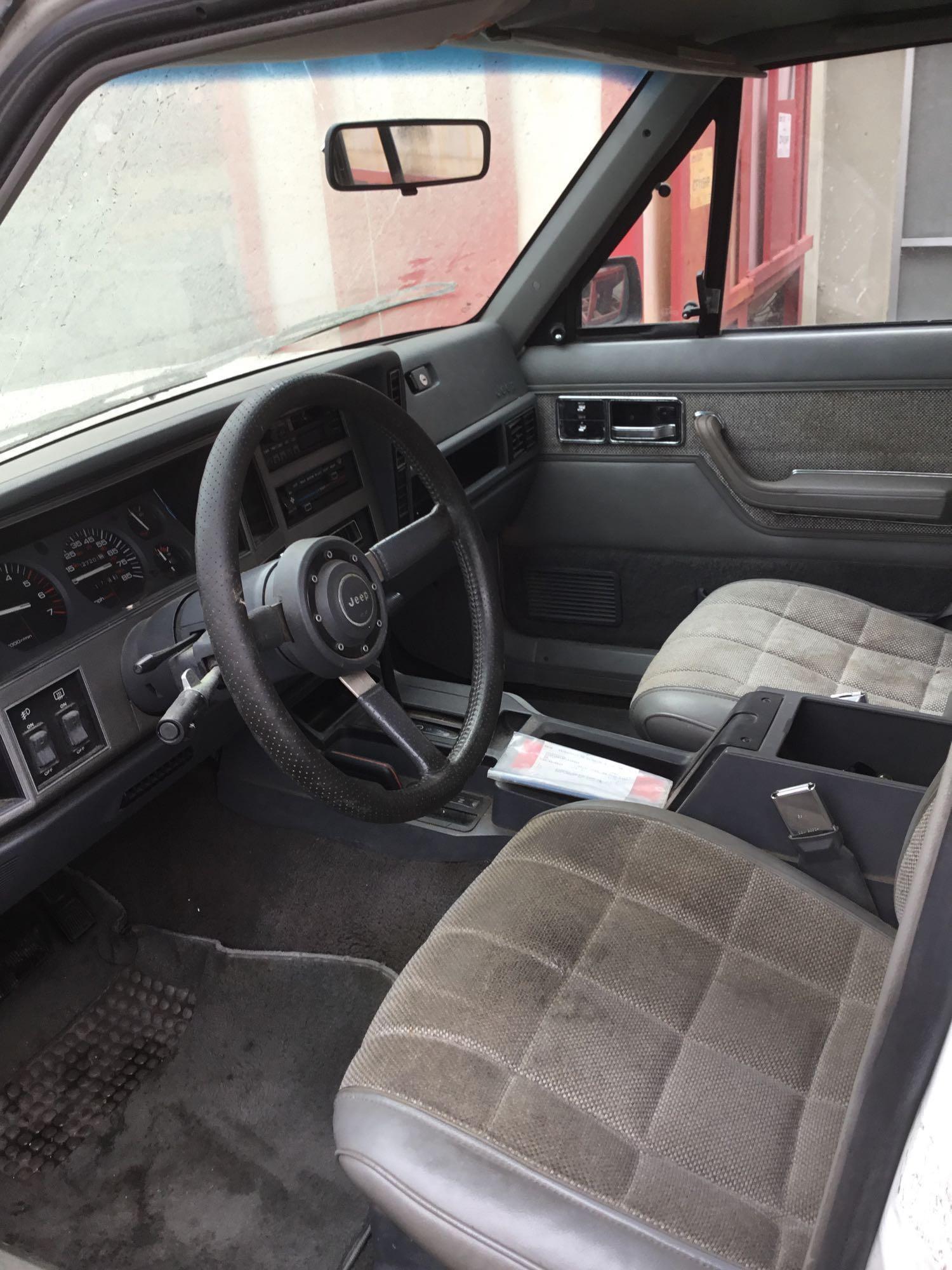 1989 Jeep Cherokee Laredo 3.6L V6 AW4X4
