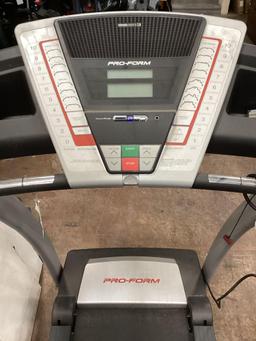 Pro-Form Treadmill*TURNS ON*