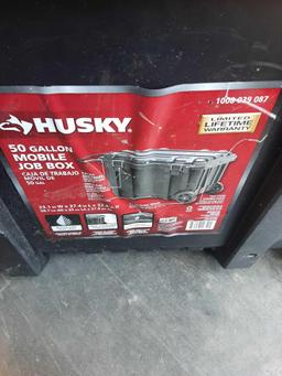 Husky 50 Gallon Mobile Job Box*NO KEY*