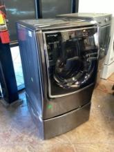 LG SIGNATURE 9.0 cu. ft. Large Smart Gas Dryer with Pedestal*PREVIOUSLY INSTALLED*