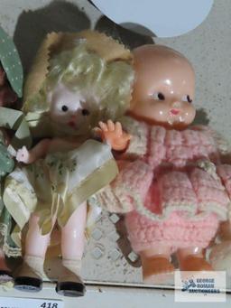 Lot of vintage plastic dolls