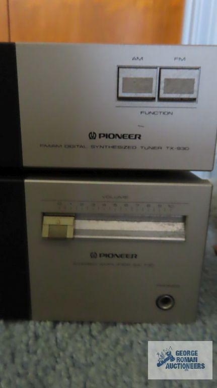 Pioneer stereo amplifier SA-73o and Pioneer digital synthesized tuner model TX-930