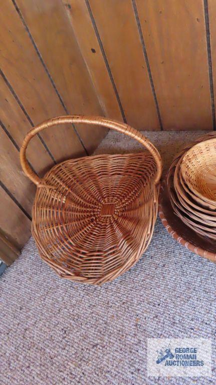 Placemats and baskets