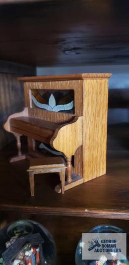 Simon piano music box