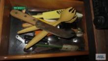 lot of kitchen utensils in drawer