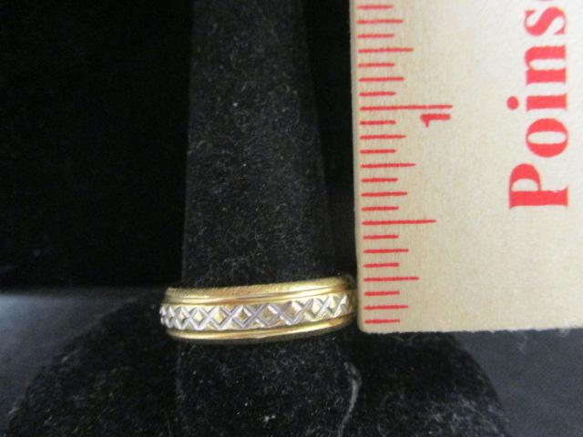 14k Gold Man's Band Ring w/ "X" Design- Size 11