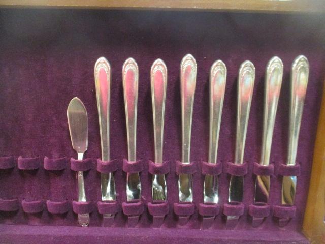 Silverplated Flatware in Wood Silver Saver