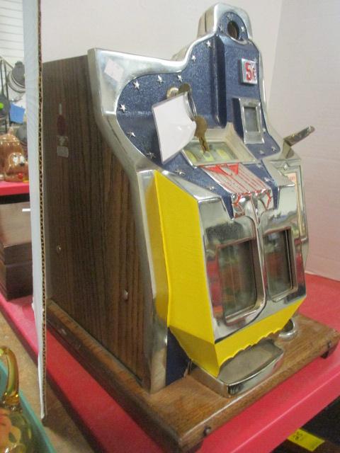 Vintage Mills 5 Cent Q.T. Thunderbird Slot Machine