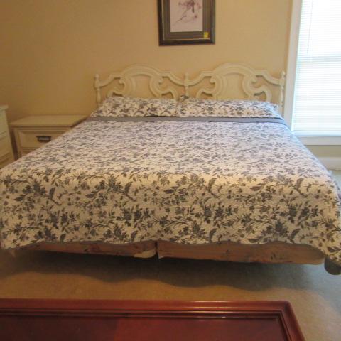 Retro Painted King Size Bed, Nightstand and Dresser with Mirror