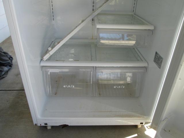 LG White Top Mount Refrigerator with Ice Maker