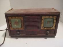 Vintage Wood Automatic Radio