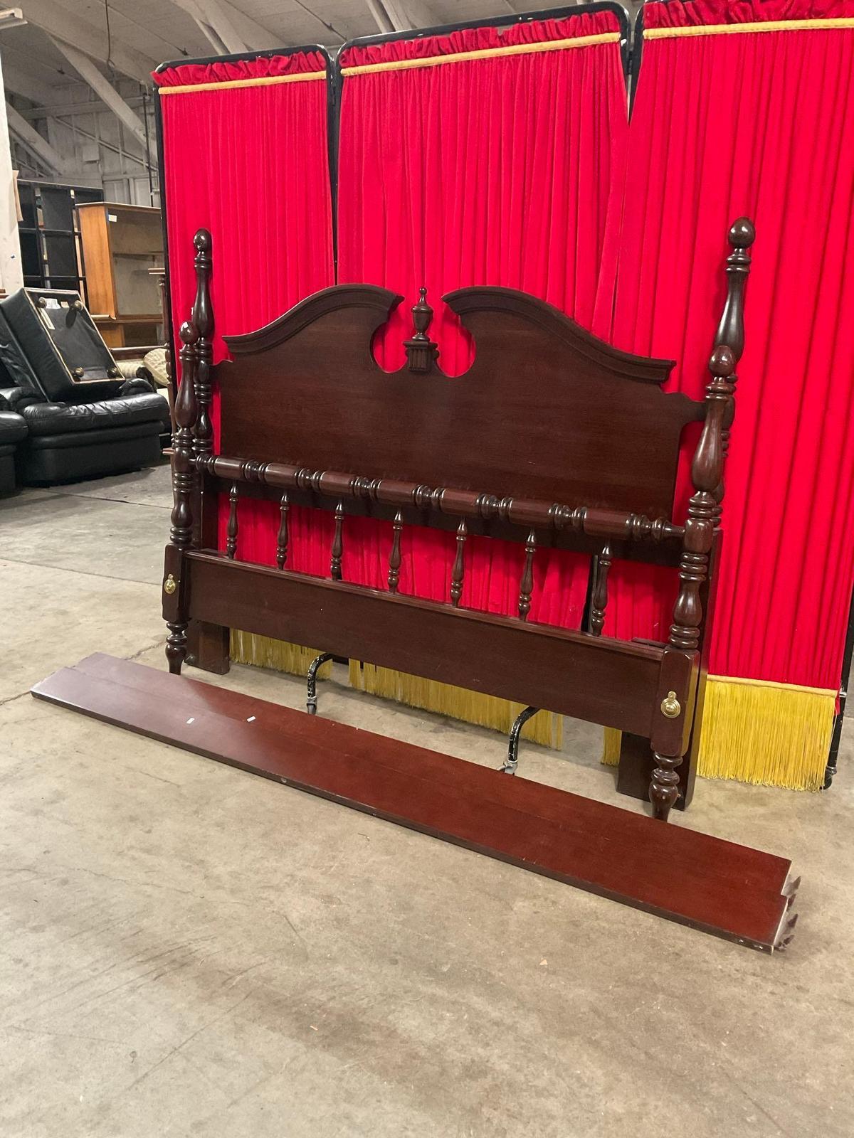 Vintage Kinkaid Furniture Co. Wooden Colonial Style Queen Bed Frame. See pics.