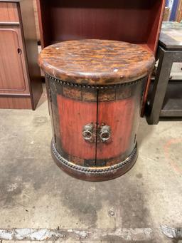 Vintage Hooker Furn. Circular Wooden End Table w/ nice inlayed design, ring pulls, & studded detail