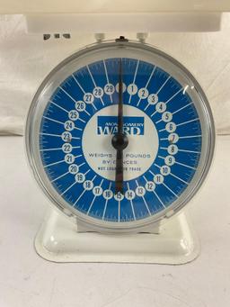 Vintage Metal & Plastic Montgomery Ward Infant Scale. Weighs 30 Pounds by Ounces. See pics.