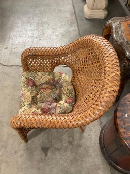 Vintage Woven Rattan Trellis Back Patio Armchair w/ Floral Cushion. Measures 31" x 36" See pics.