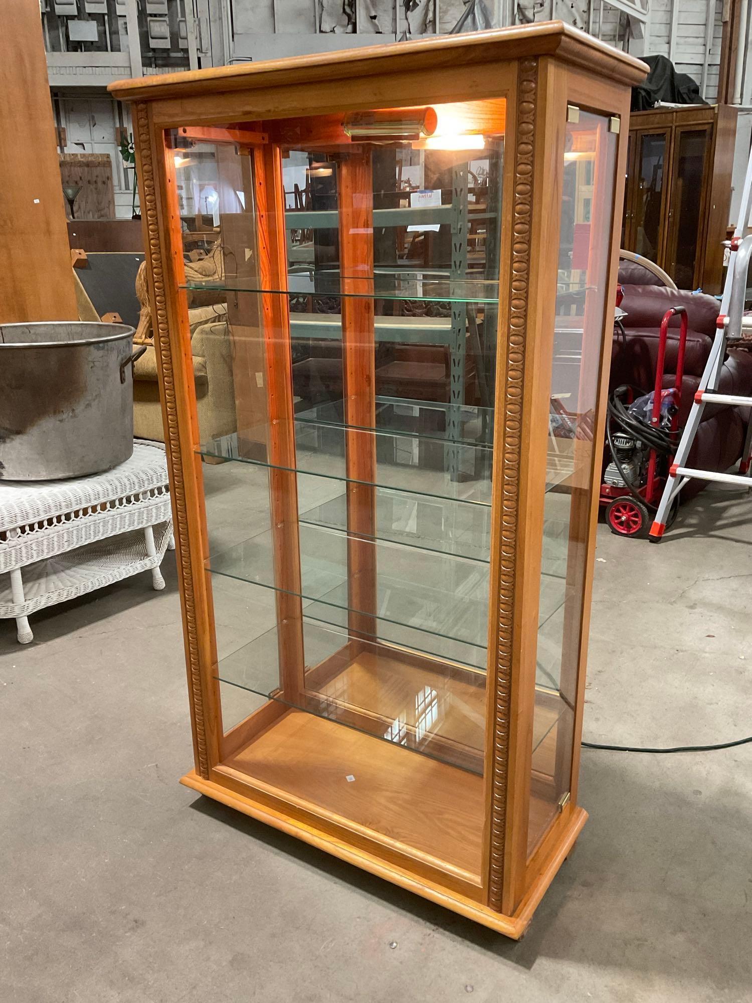 Vintage Illuminated Wooden Glass Fronted Display Cabinet w/ 4 Glass Shelves. Tested, Works. See