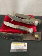 Pair of Vintage Remington Fixed Blade Knives, pair of RH-32s w/ leather sheaths