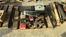 PALLET OF MISC HAND TOOLS & HEATERS