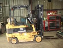 CAT Forklift , 3000lbs, Solid Tires, Propane, 12939hrs