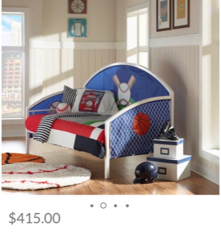 BRAND NEW KIDS DAYBED