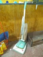 BL-Vintage Hoover Vacuum Cleaner