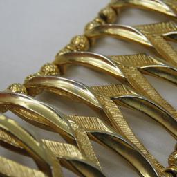 Vintage Trifari Gold Tone Jewelry Wear & Repair