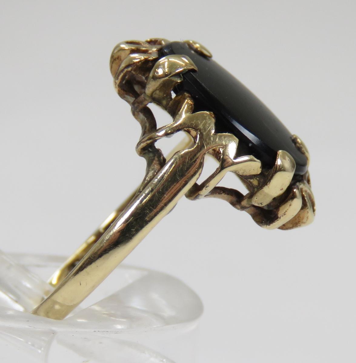 10kt Yellow Gold Onyx Ring