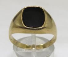 10kt Yellow Gold Onyx Ring