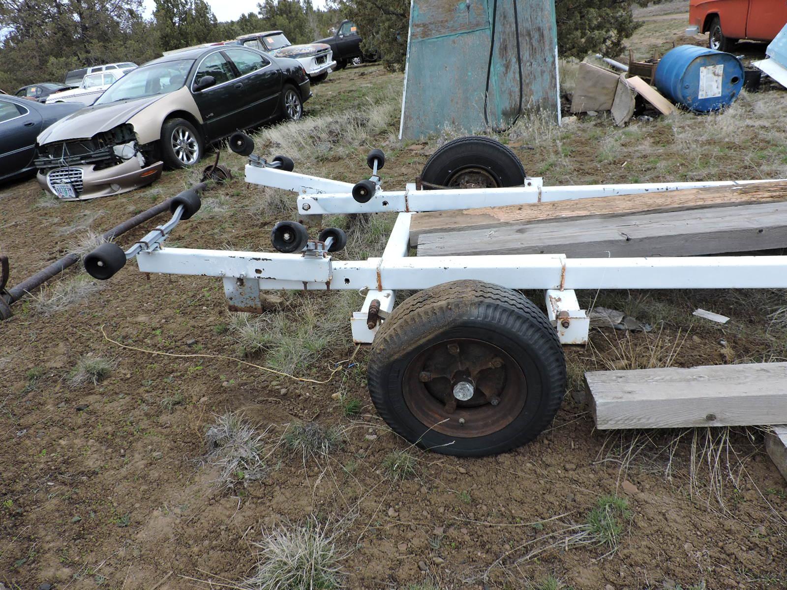 Single-Axle Boat Trailer / Brand Unknown / Some Parts Missing