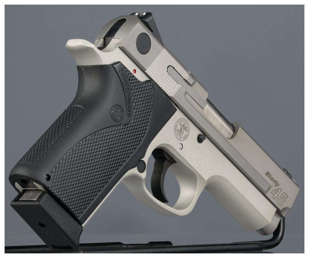 Smith & Wesson Performance Center Model 4513 Shorty .45 Pistol